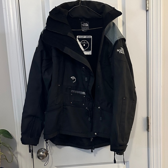 The North Face STEEP TECH Black Jacket - Picture 3 of 16